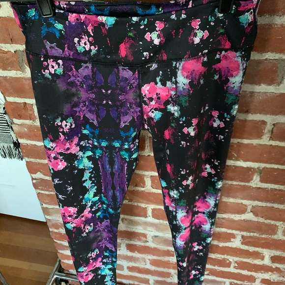 Fabletics pink watercolor inkblot leggings M - Picture 2 of 4